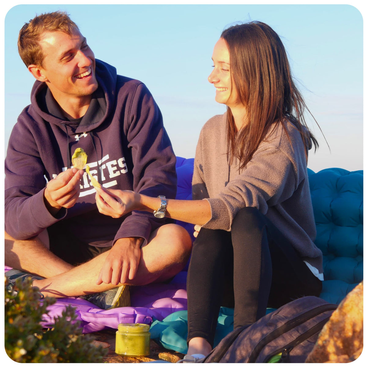 CampCloud™ | Aufblasbare Campingmatratze mit integrierter Pumpe und Kissen
